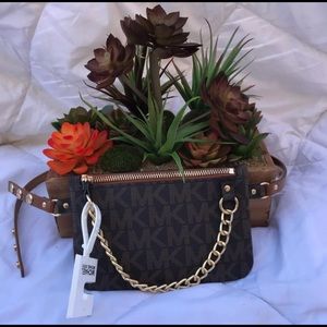Michael Kors Belt Bag Fanny pack pull chain
